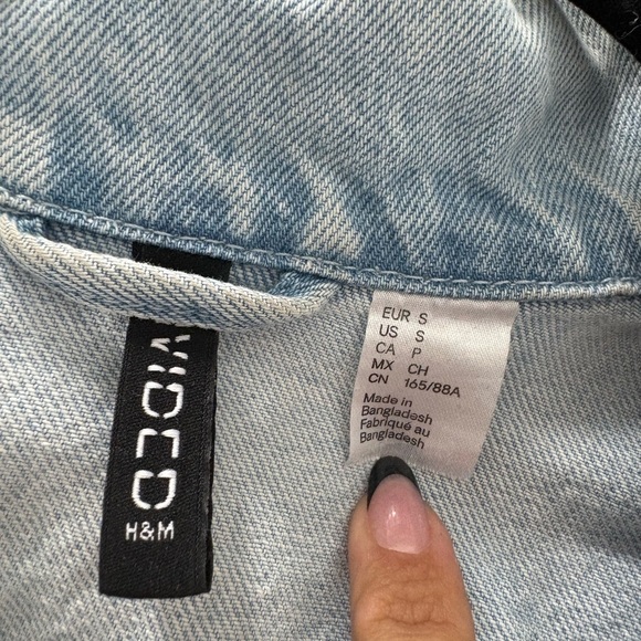 H&M Light Wash Cropped Denim Jacket - Picture 3 of 3